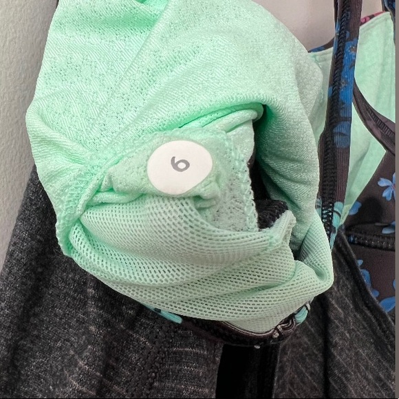 lululemon | Roll Out Tank | Size 6 | Petal Pop Multi/Heathered Black - Picture 6 of 6